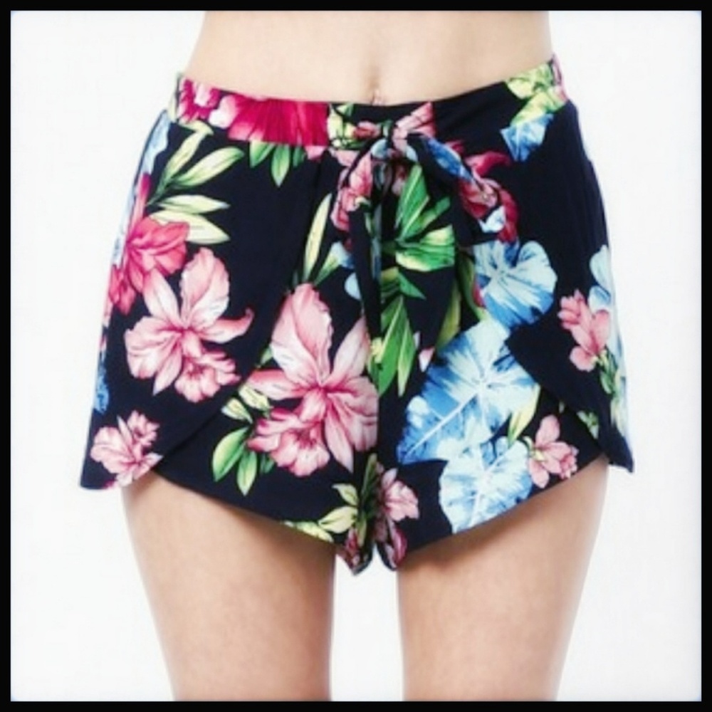 Women's Shorts, Fully Lined, Dark Navy Floral NWT